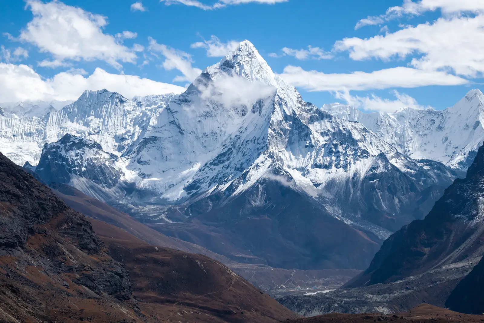 Der Gipfel Ama Dablam (6812 m) vom Chola-Tal aus, Khumbu, Nepal.