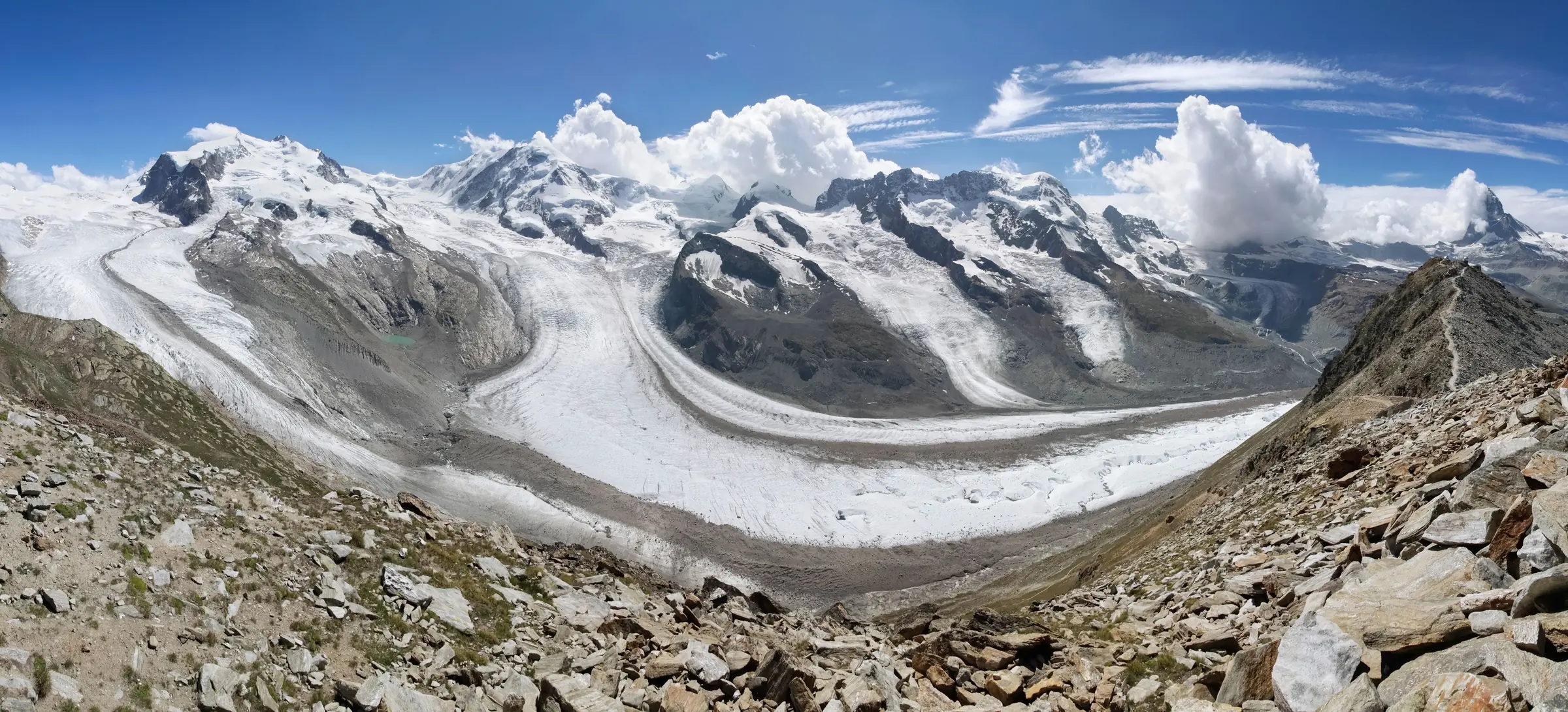 Gorner- und Grenzgletscher mit Monte Rosa und Matterhorn, gesehen vom Gornergrat, Wallis, Schweiz.